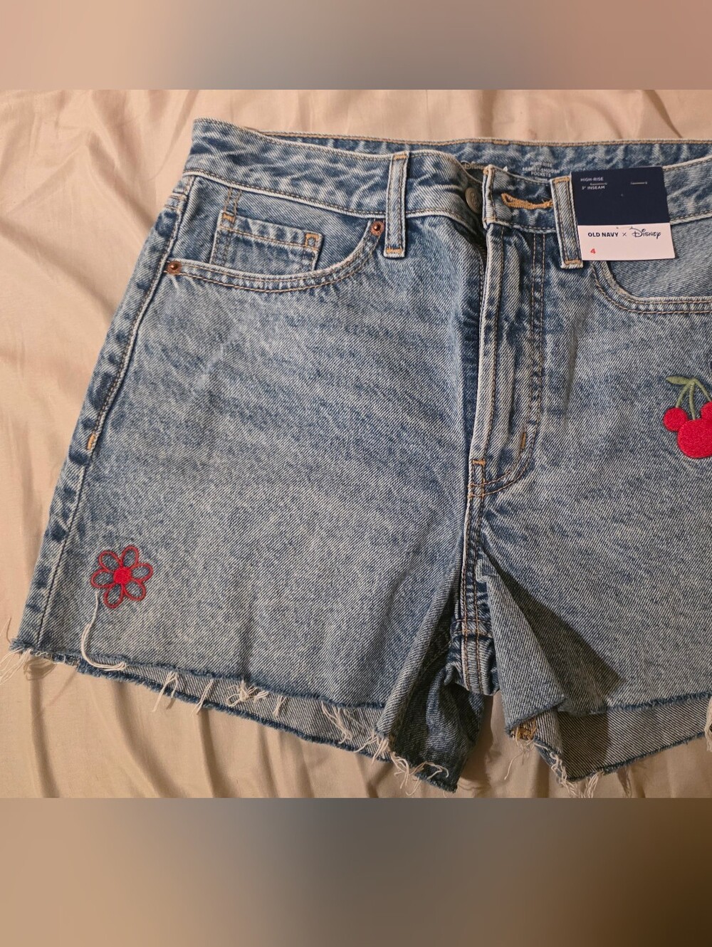 Old Navy Disney MINNIE M Size 4 Denim Shorts with Cherry & Flower Embroidery Nwt